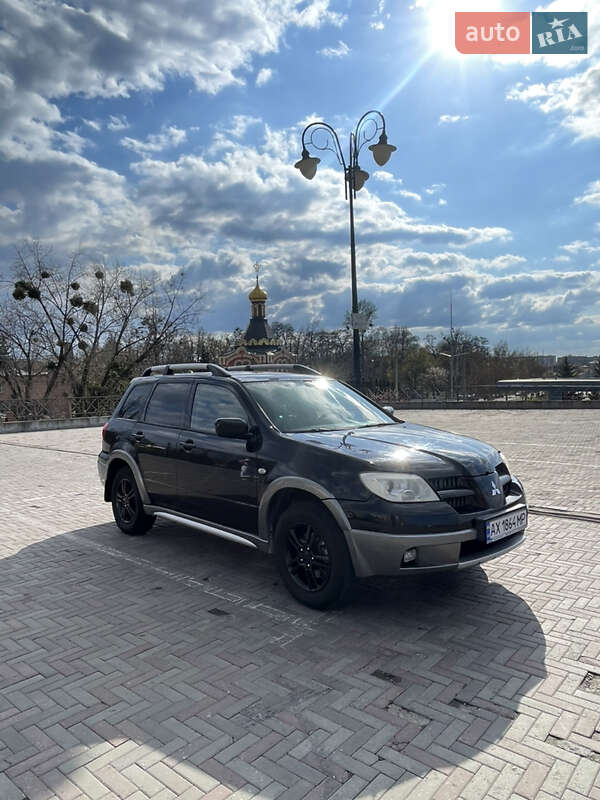 Mitsubishi Outlander (2005)