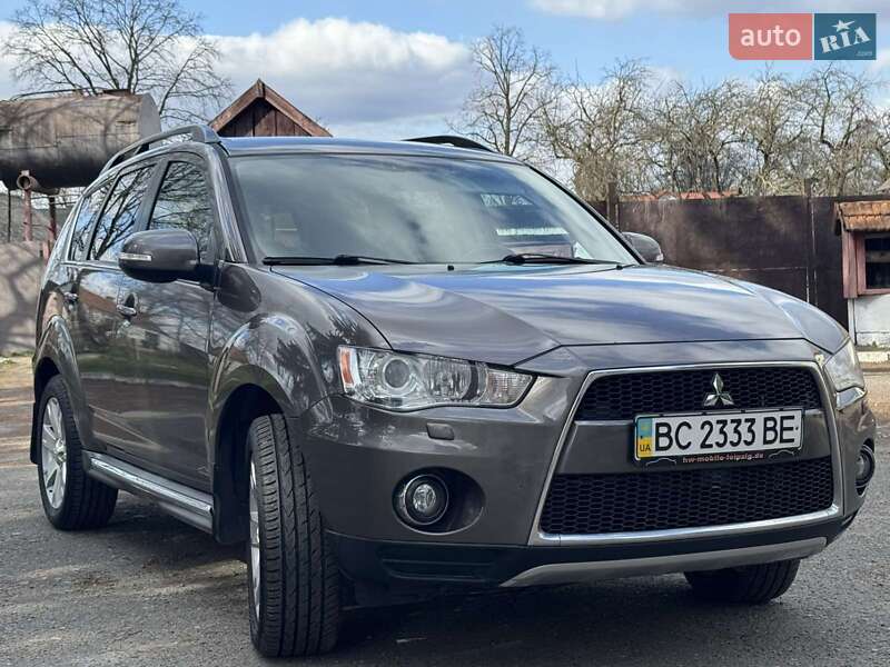 Mitsubishi Outlander (2011)