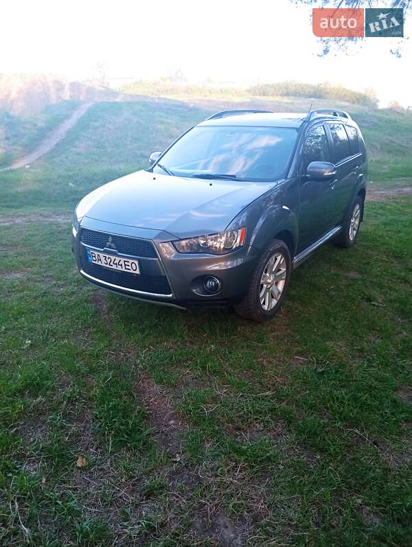 Mitsubishi Outlander (2012)