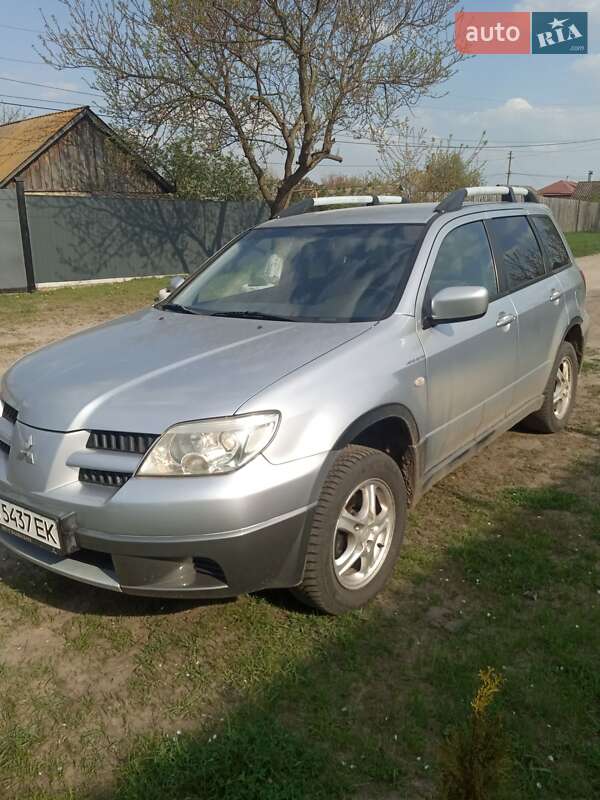Mitsubishi Outlander (2005)