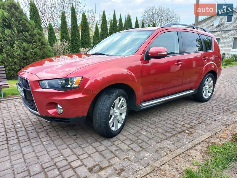 Mitsubishi Outlander (2012)