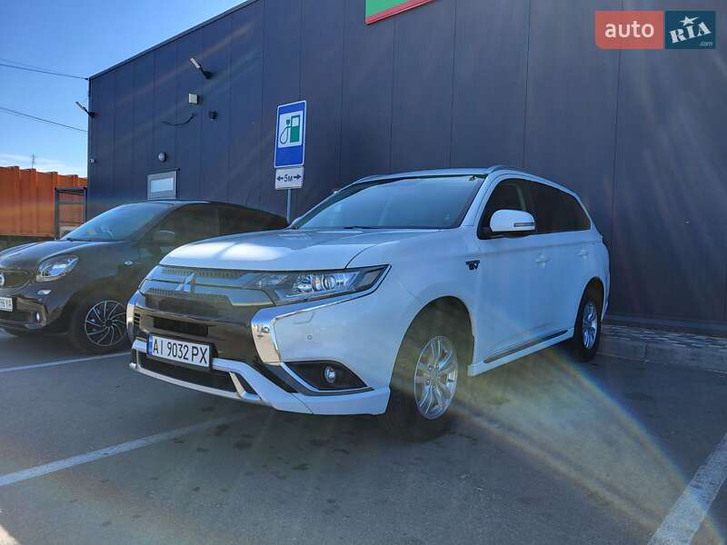 Mitsubishi Outlander (2019)