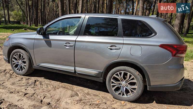 Mitsubishi Outlander (2018)