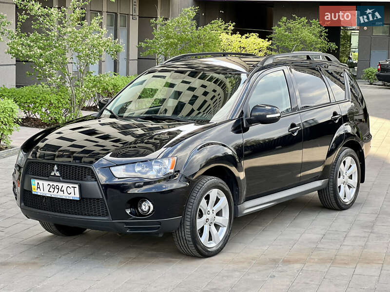 Mitsubishi Outlander (2011)