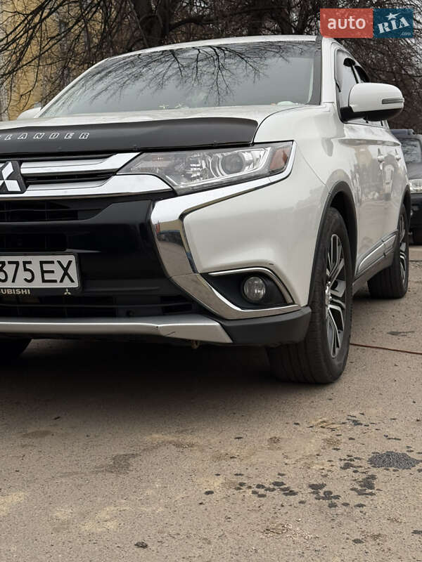 Mitsubishi Outlander (2018)
