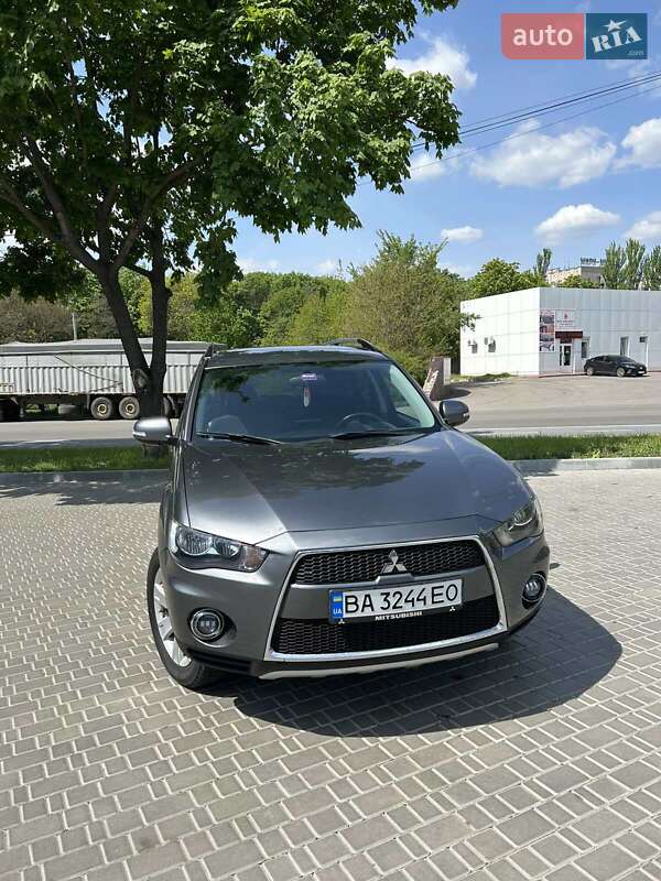 Mitsubishi Outlander (2012)