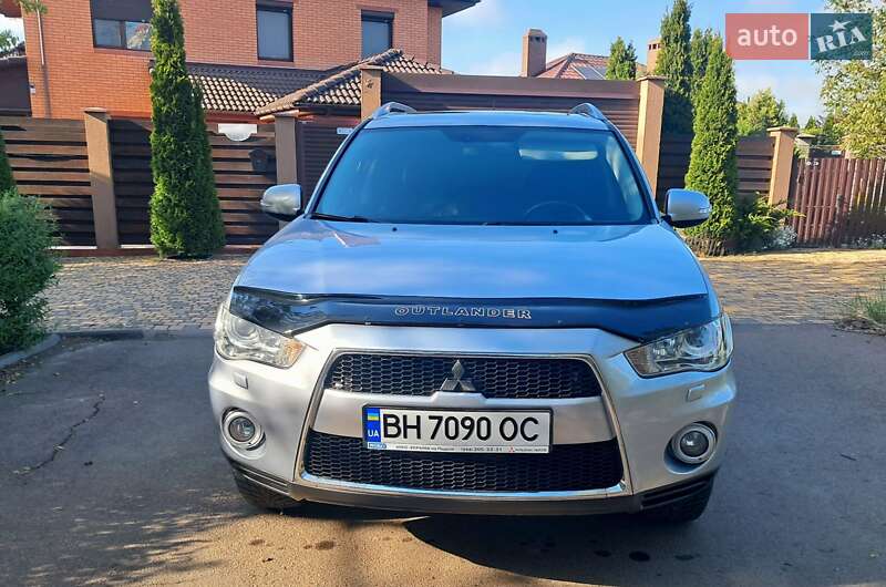 Mitsubishi Outlander (2010)