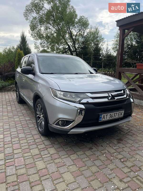 Mitsubishi Outlander (2017)