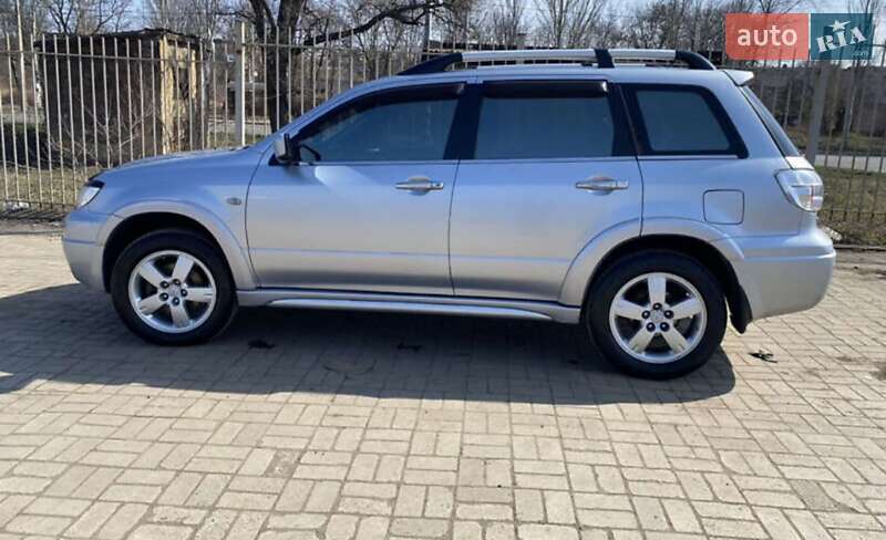 Mitsubishi Outlander (2008)