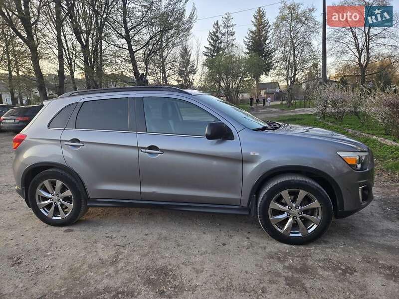 Mitsubishi Outlander (2013)
