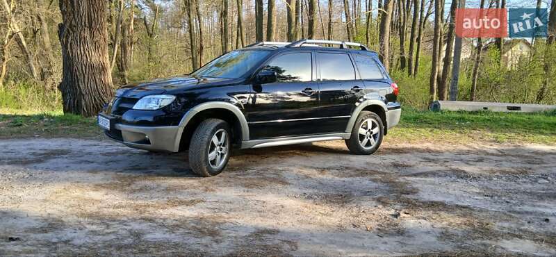Mitsubishi Outlander (2005)