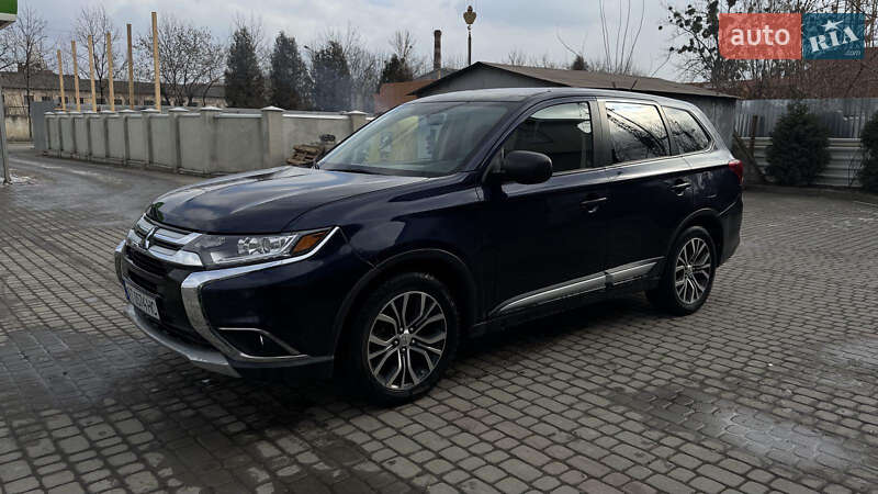Mitsubishi Outlander (2015)