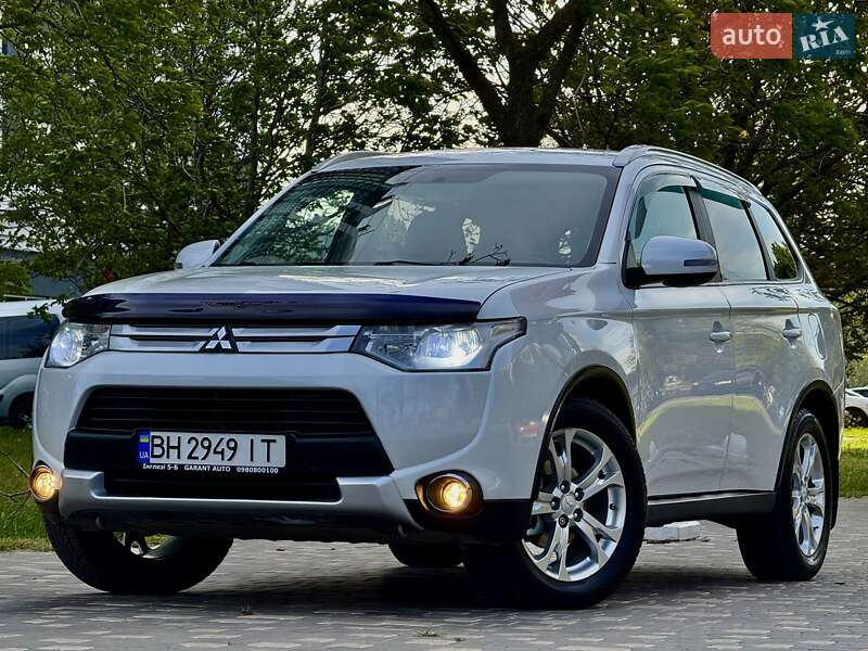 Mitsubishi Outlander (2015)