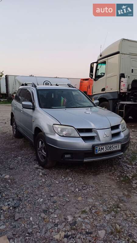 Mitsubishi Outlander (2004)