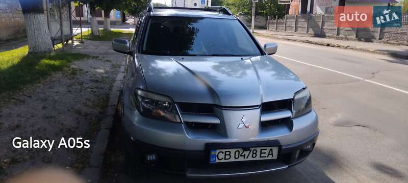 Mitsubishi Outlander (2005)