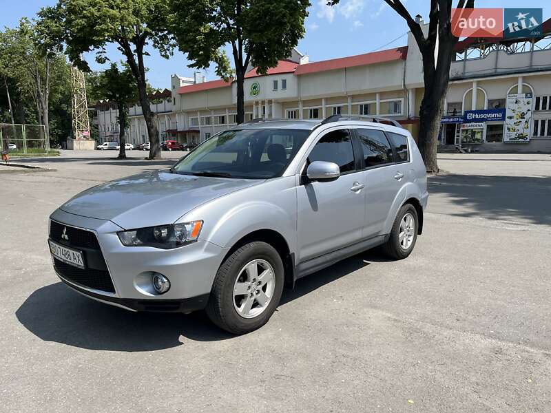 Mitsubishi Outlander (2012)