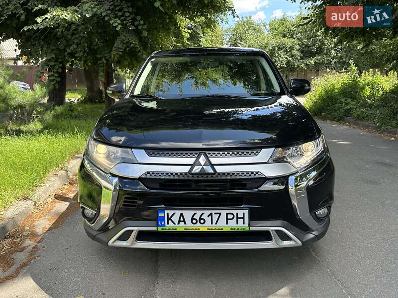 Mitsubishi Outlander (2019)