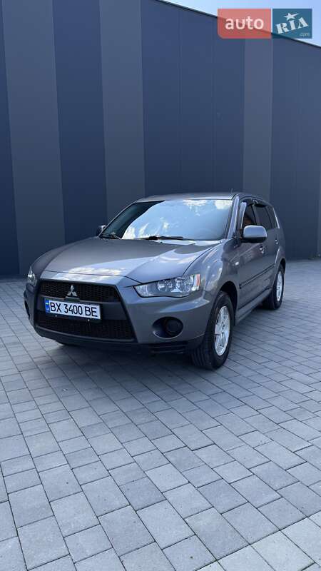 Mitsubishi Outlander (2011)
