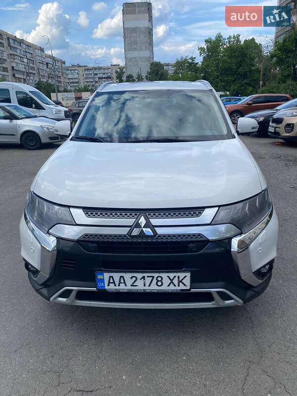 Mitsubishi Outlander (2018)