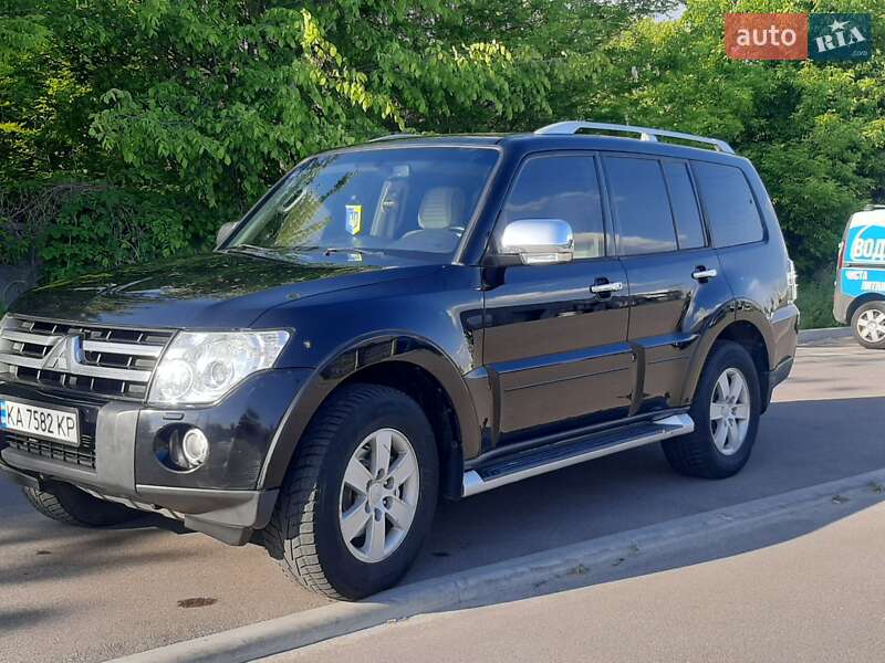 Mitsubishi Pajero (2008)