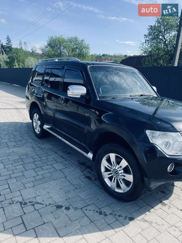 Mitsubishi Pajero (2008)