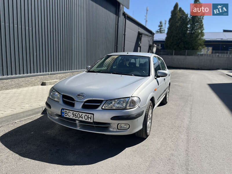 Nissan Almera (2001)