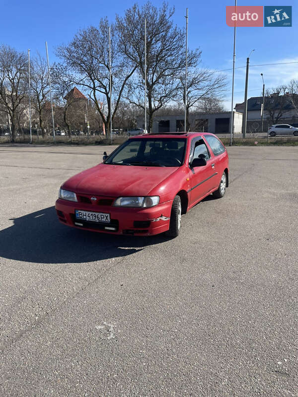 Nissan Almera (1996)