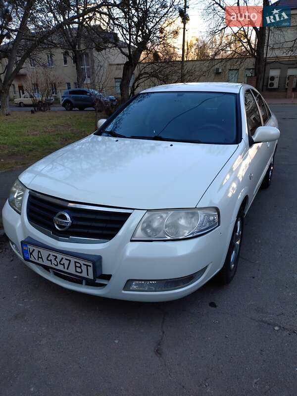 Nissan Almera (2011)