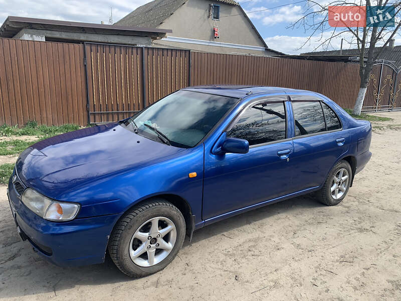 Nissan Almera (1998)