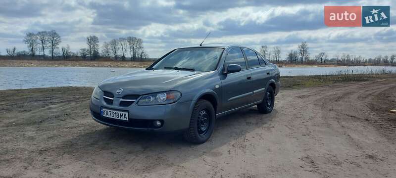 Nissan Almera (2005)