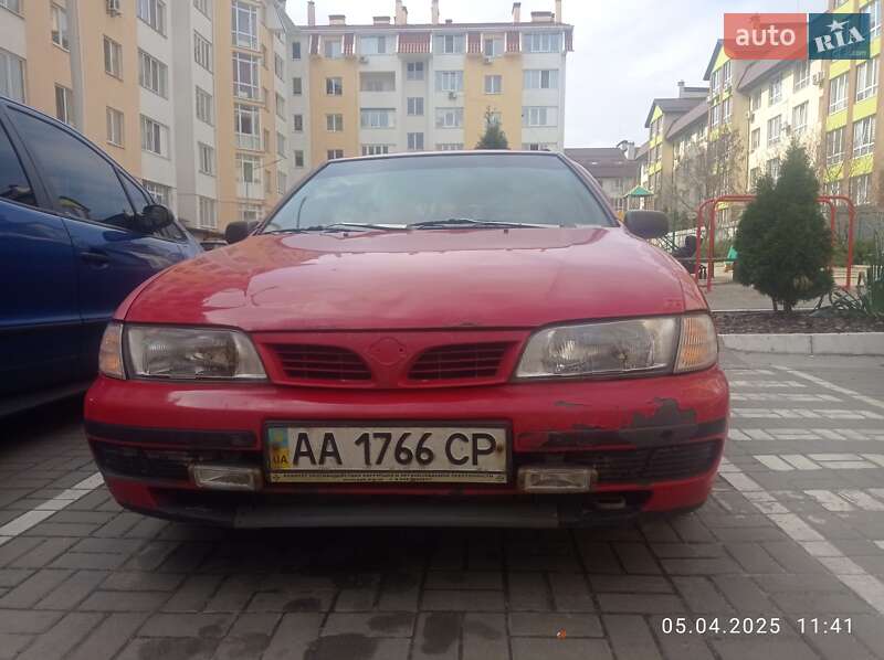 Nissan Almera (1996)