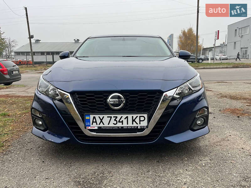 Nissan Altima (2020)