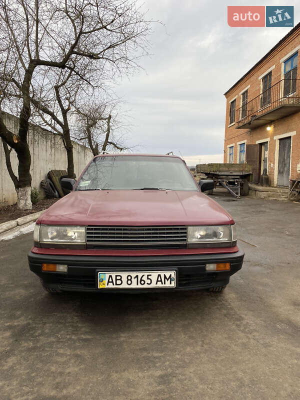 Nissan Bluebird (1988)
