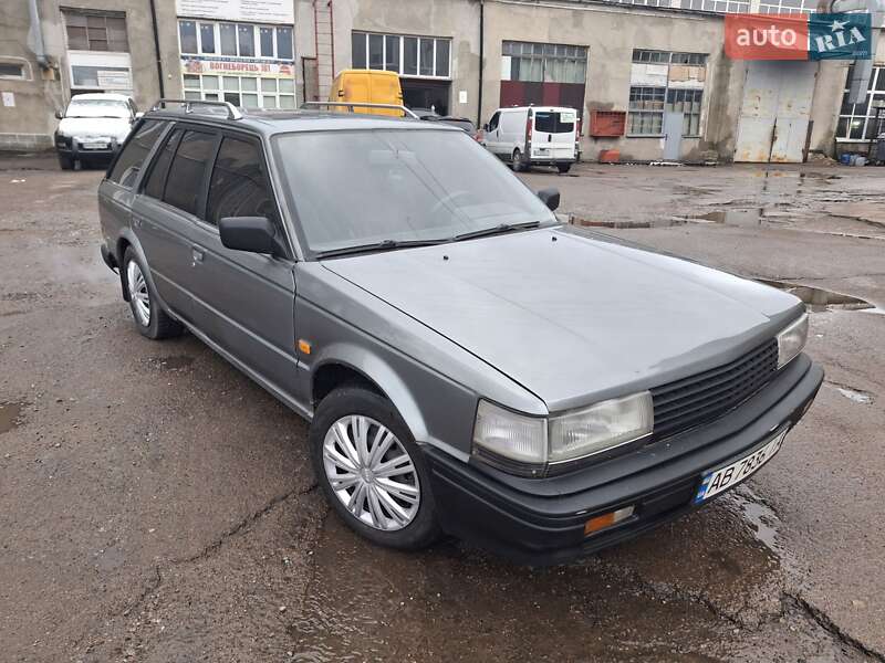 Nissan Bluebird (1988)