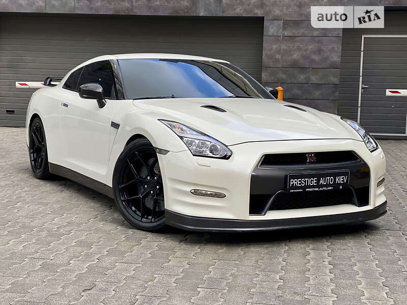Nissan Gt-r (2013)