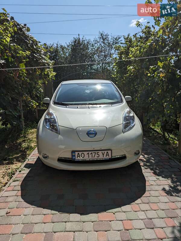 Nissan Leaf (2011)