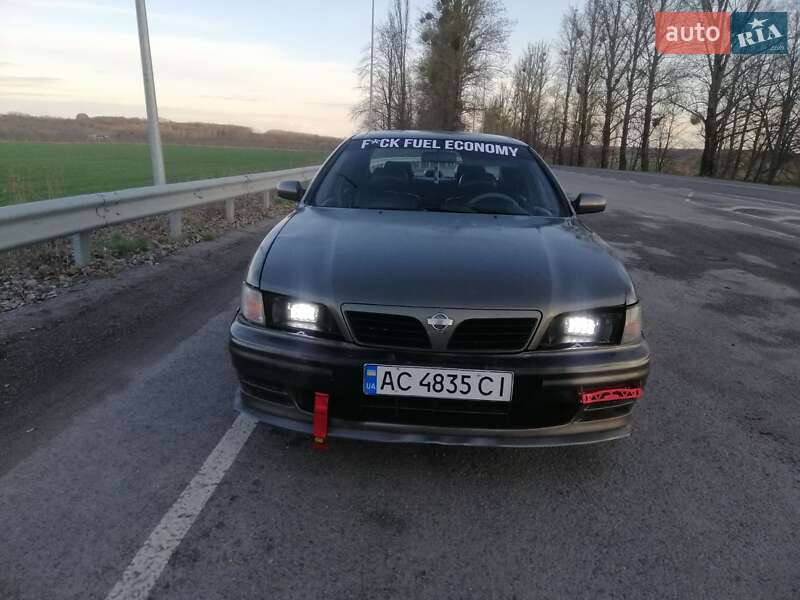 Nissan Maxima (1998)