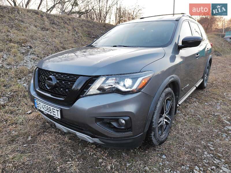 Nissan Pathfinder (2020)