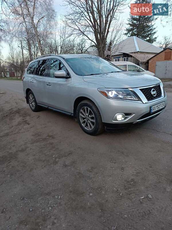 Nissan Pathfinder (2016)