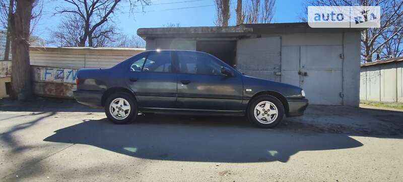 Nissan Primera (1993)