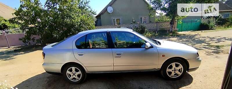 Nissan Primera (2000)