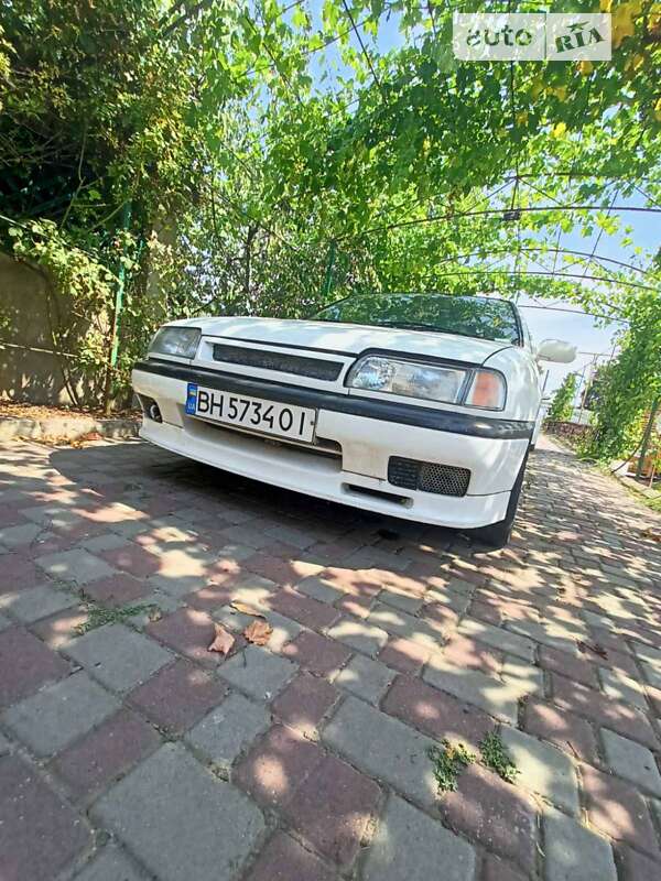Nissan Primera (1990)