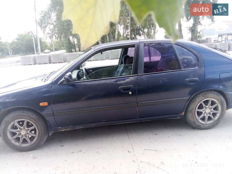Nissan Primera (1992)