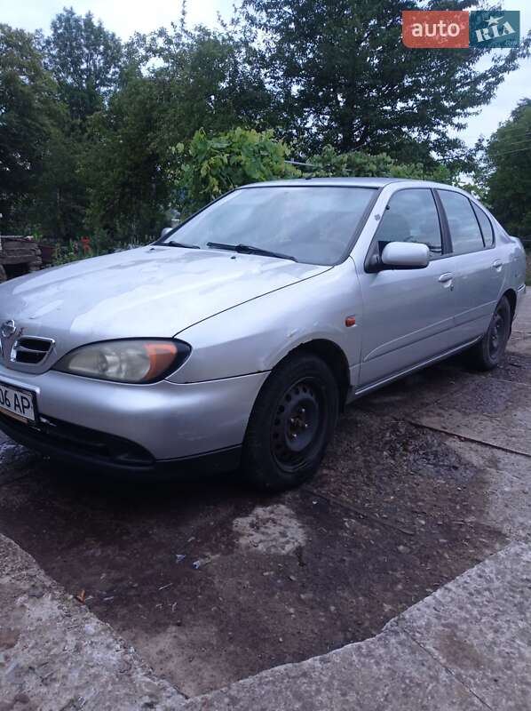 Nissan Primera (2001)