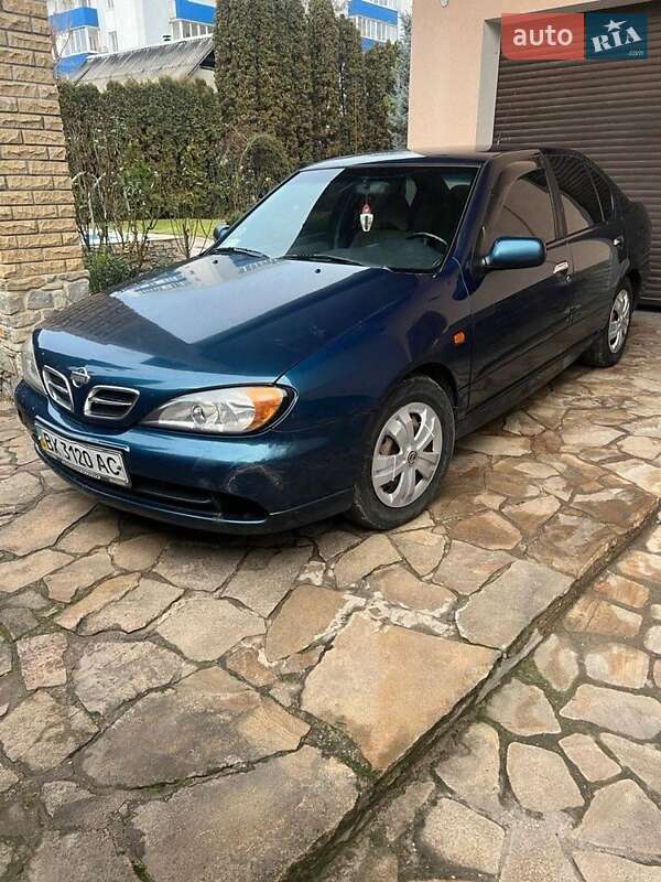 Nissan Primera (2000)
