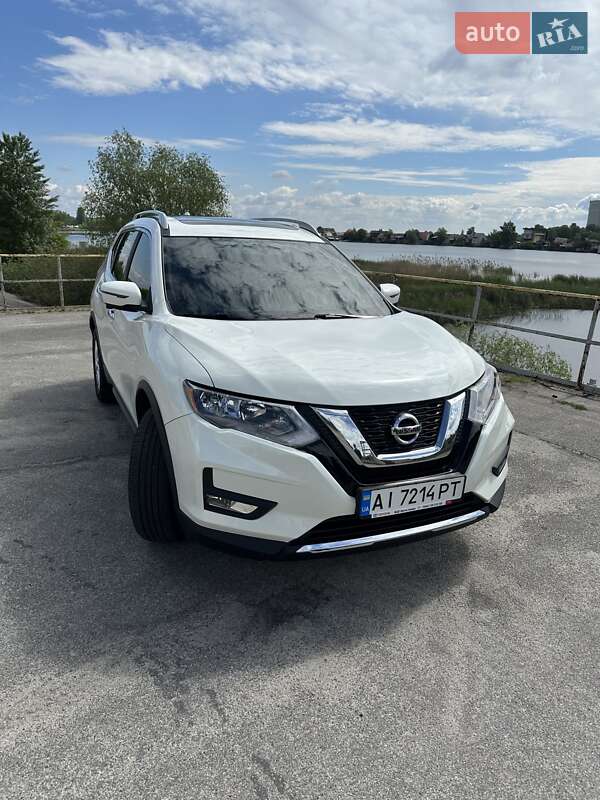 Nissan Rogue (2016)