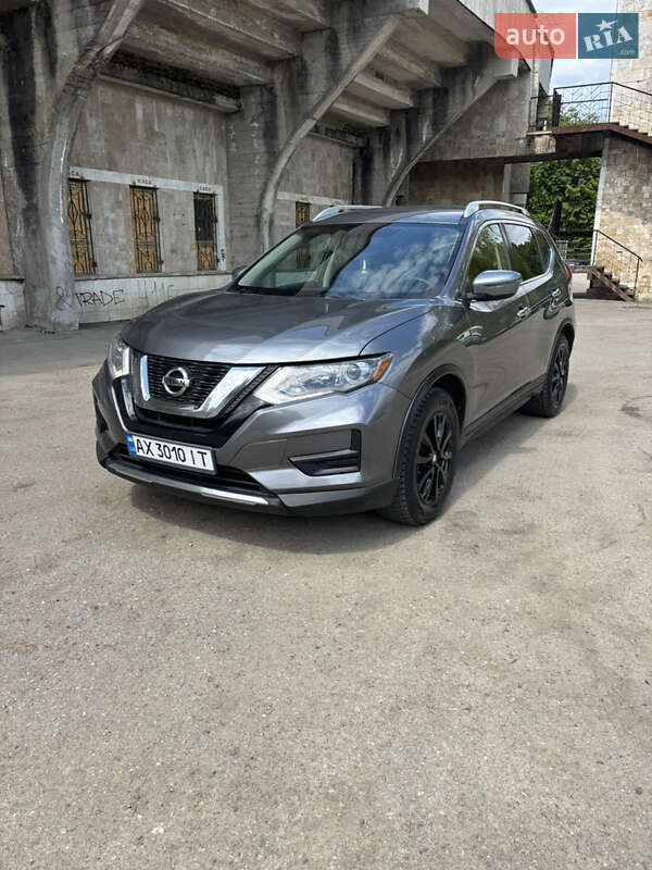 Nissan Rogue (2017)
