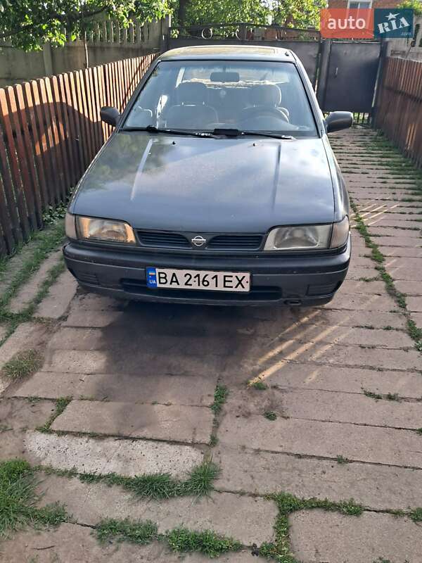 Nissan Sunny (1993)