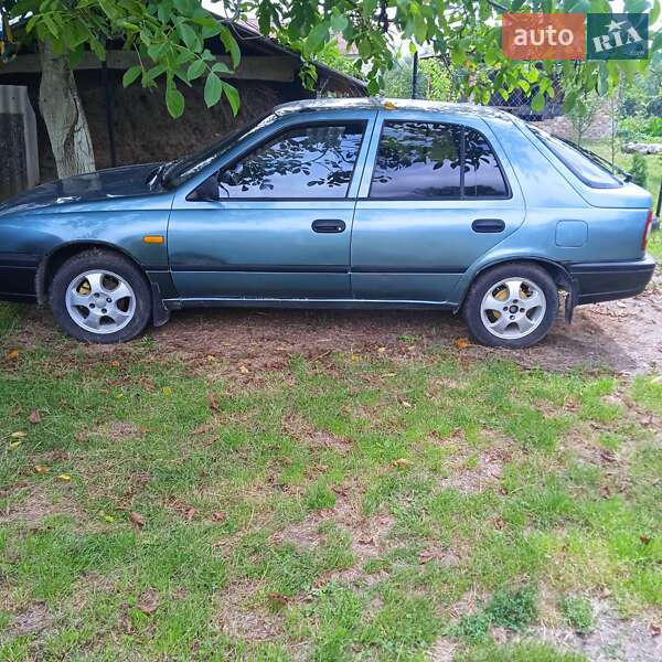 Nissan Sunny (1993)
