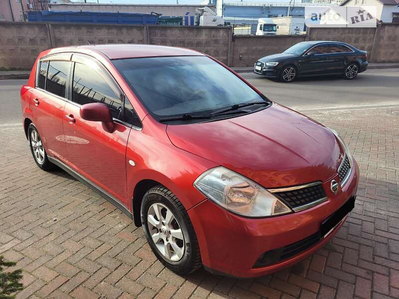 Nissan Tiida (2007)